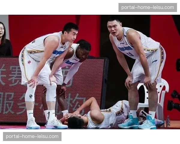 深圳防守篮板率不足七成 给对手大量二次进攻机会